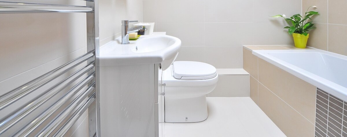bathroom-1336164_1280.jpg